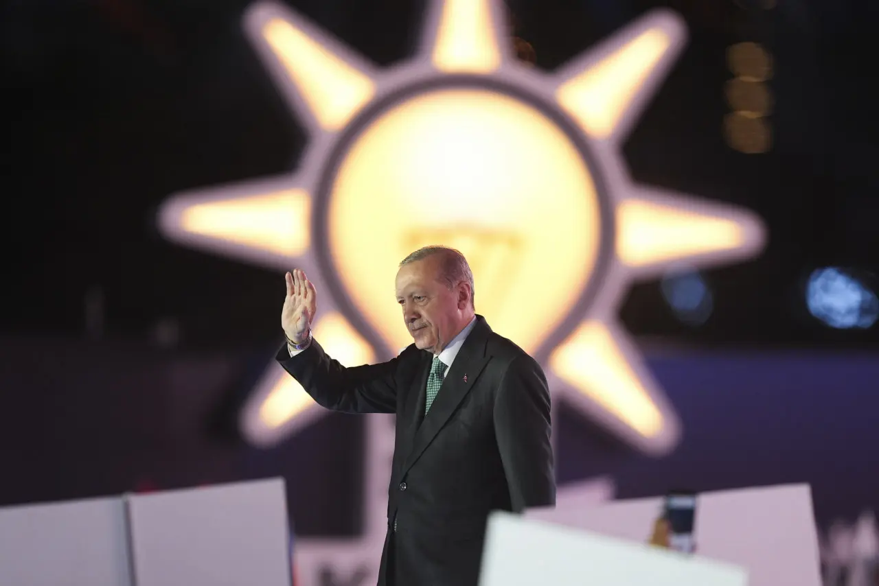 14 Ağustos 2001'de Türk siyasi hayatına adım atan Adalet ve