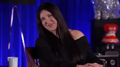 Ünlü komedyen Yasemin Sakallıoğlu, katıldığı Göksel konserinde 2 ayda 12
