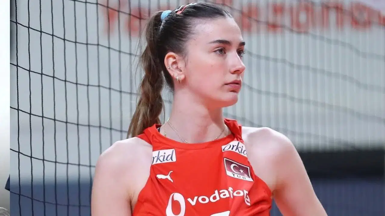 A Milli Kadın Voleybol Takımı ve Eczacıbaşı’nın başarılı pasörü Dilay