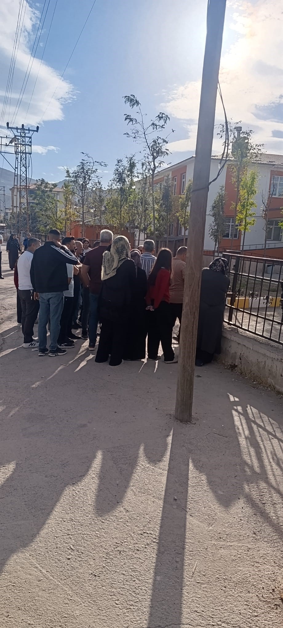 Van'ın Tuşba ilçesinde bulunan bir ilk ve ortaokulda yaşanan olay