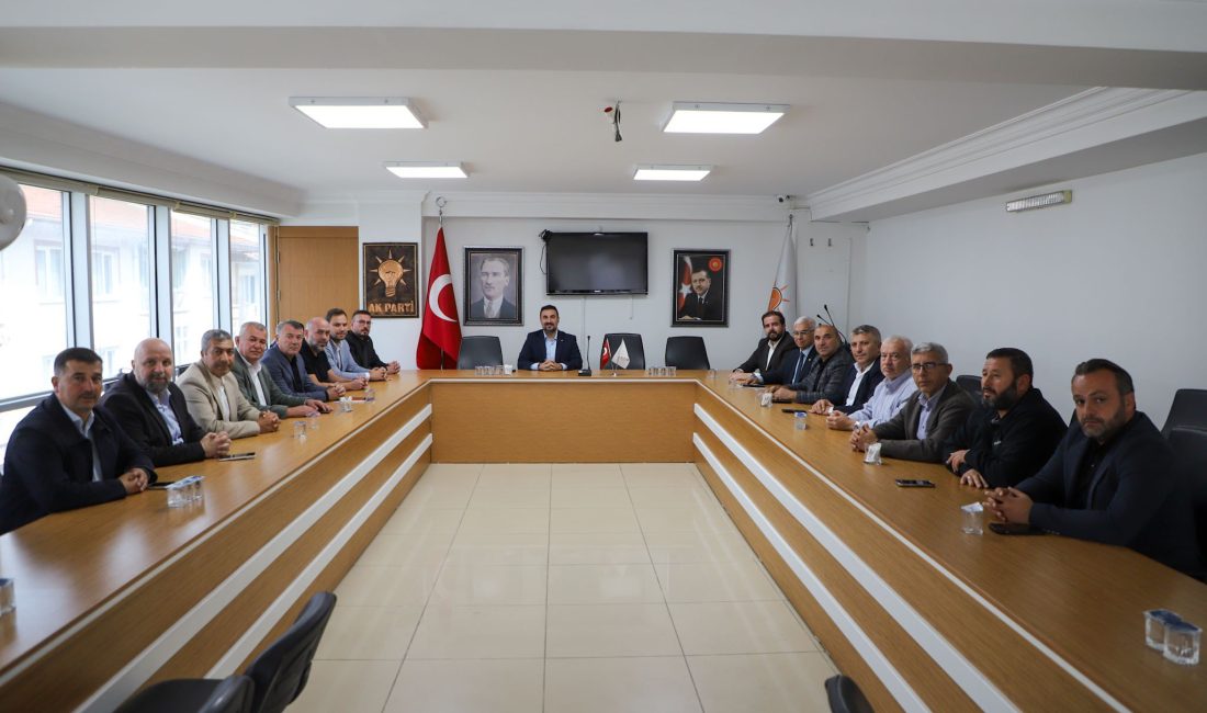 AK Parti Afyonkarahisar İl Başkanı Dr. Özgür Kavak başkanlığında ilçe