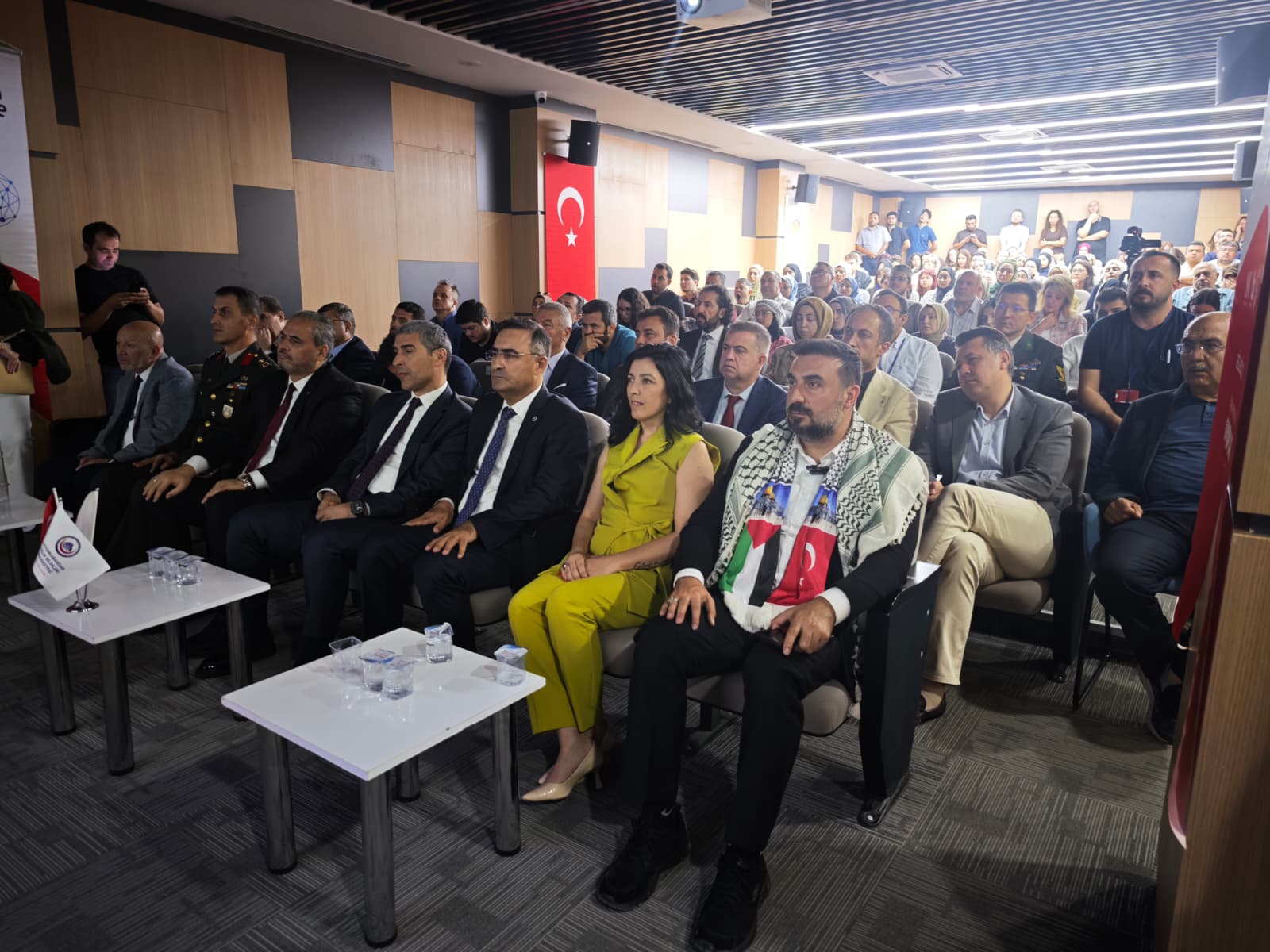Afyonkarahisar Sağlık Bilimleri Üniversitesi (AFSÜ) tarafından düzenlenen “Kuşatma Altında Beyaz