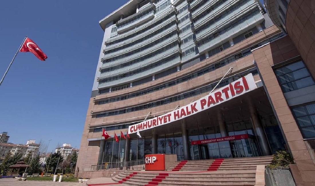 Cumhuriyet Halk Partisi'nde (CHP) yargı kararıyla şekillenen olağanüstü sürecin ardından