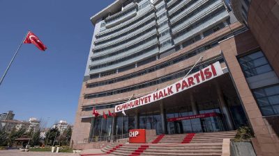 Cumhuriyet Halk Partisi'nde (CHP) yargı kararıyla şekillenen olağanüstü sürecin ardından
