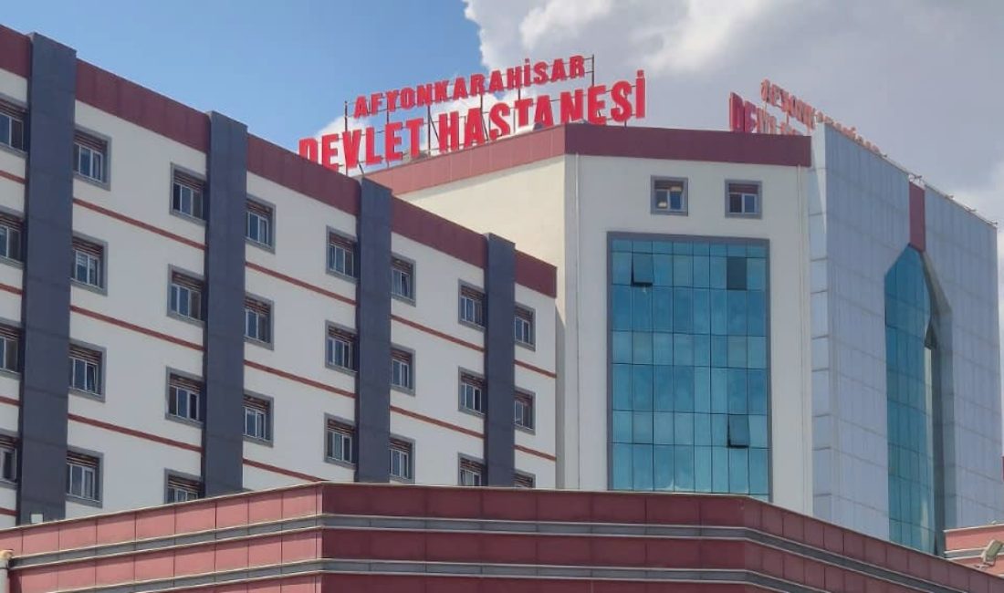 Afyonkarahisar Devlet Hastanesi’nde görev yapan Üroloji Uzmanı Dr. Kadir Polat’ın,