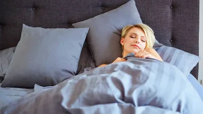 Gece uyurken aniden konuşmak, mırıldanmak ya da son derece net