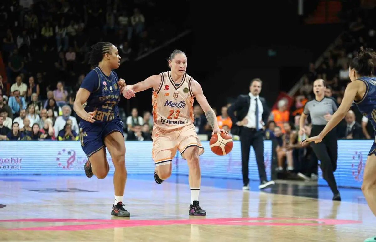 2026 FIBA Kadınlar Süper Kupa finalinde Türk derbisi heyecanı yaşandı.