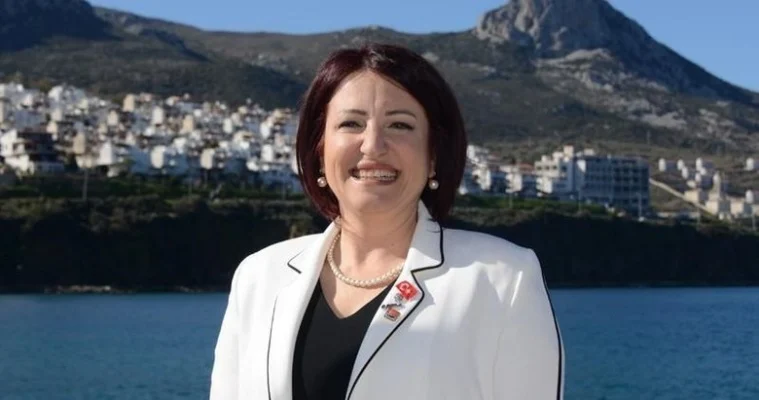 İzmir’in Karaburun ilçesi belediye başkanı İlkay Girgin Erdoğan, YENİ Parti’den
