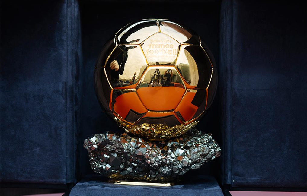 Futbol dünyasının en prestijli bireysel ödülü olan Ballon d'Or (Altın