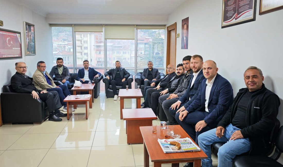 Seydi Aktaş ve ailesi, AK Parti Afyonkarahisar İl Başkanı Özgür