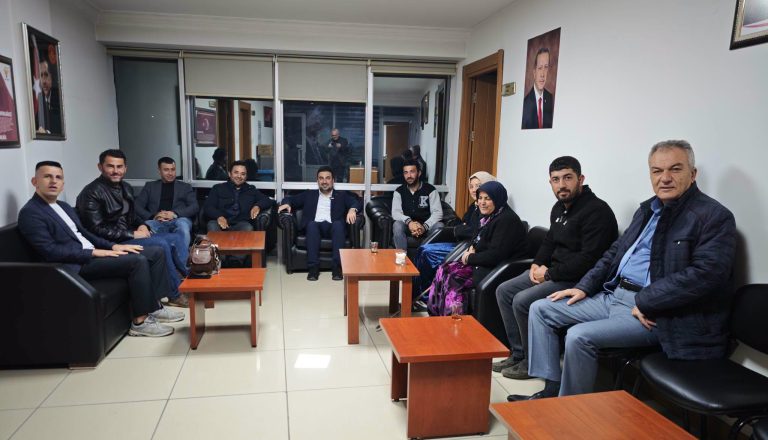 AK Parti Afyonkarahisar İl Başkanı Dr. Özgür Kavak, teşkilat mensupları
