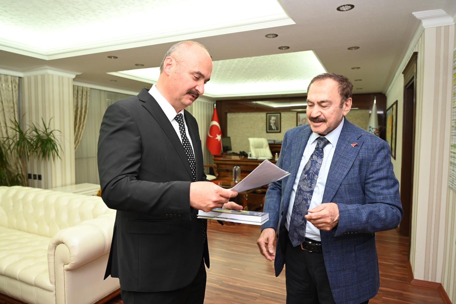 Orman ve Su İşleri eski Bakanı Prof. Dr. Veysel Eroğlu,