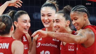 A Milli Kadın Voleybol Takımı ve VakıfBank'ın kaptanı Zehra Güneş,
