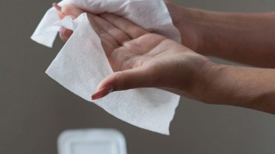 Birleşik Krallık, çevre kirliliğini azaltmak ve kanalizasyon tıkanıklıklarının önüne geçmek