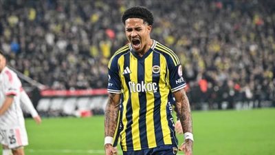 Fenerbahçe'de sakatlığı nedeniyle sahalardan uzak kalan Jayden Oosterwolde için sürpriz