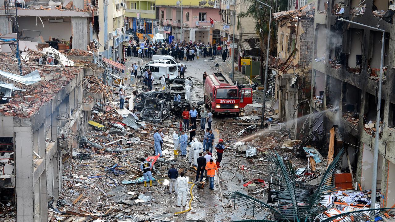 Hatay'ın Reyhanlı ilçesinde 52 kişinin hayatını kaybettiği kanlı bombalı saldırının