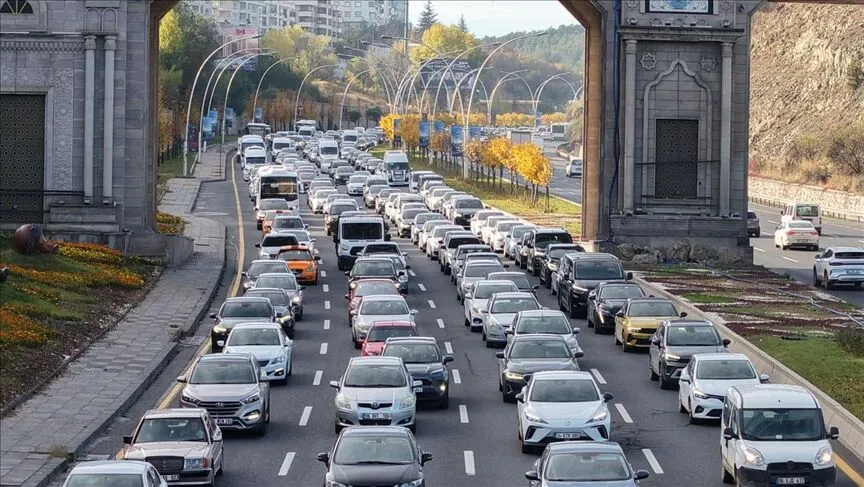 Ankara’nın kronikleşen ve batı aksını kilitleyen trafik yoğunluğuna neşter vurmak