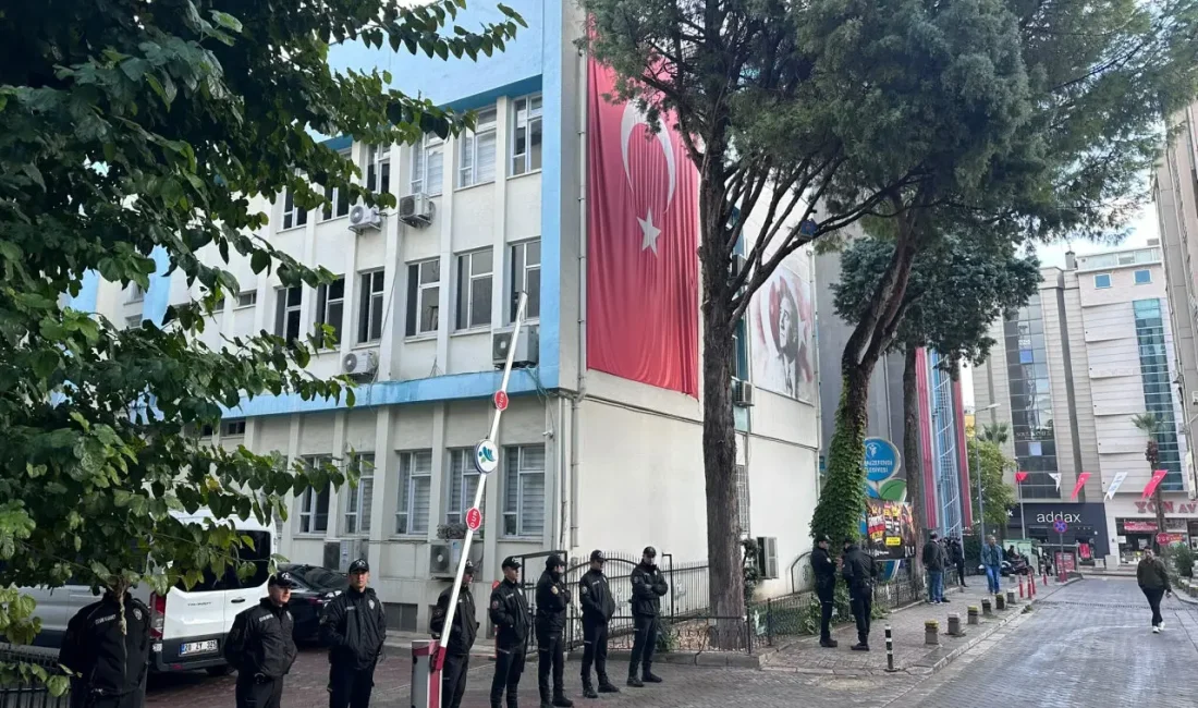 Denizli’de sabah saatlerinde Merkezefendi Belediyesi’ne yönelik geniş kapsamlı bir operasyon