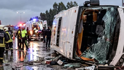 Antalya’nın Aksu ilçesinde Antalya-Isparta kara yolu üzerinde seyir halinde olan